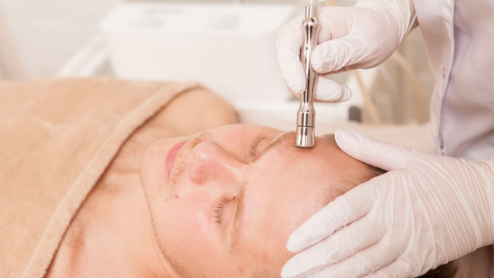 Micro Peeling Facial for men at Bodyland Rotterdam